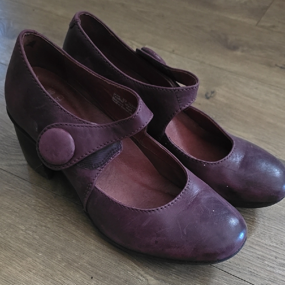 Dansko Women's Heels in Deep Plum